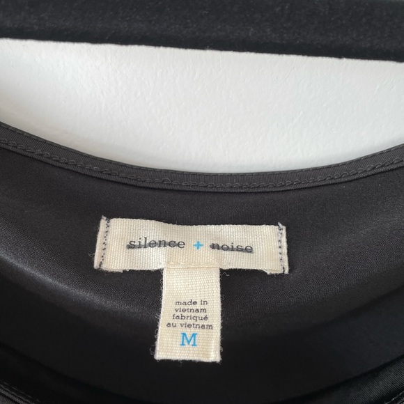 NEW SILENCE & NOISE / RUCHED CROP TOP - Picture 2 of 3